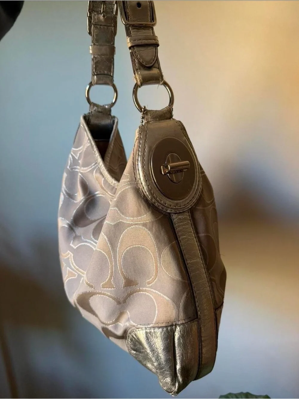 coach shoulder bag in silver and grey